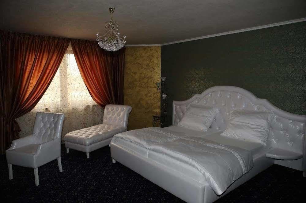 ברטיסלאבה Hotel Kotva מראה חיצוני תמונה
